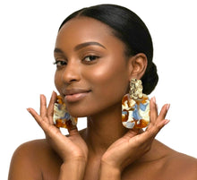 Load image into Gallery viewer, Marvelous Marble - Statement Earrings
