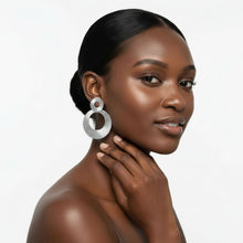 Load image into Gallery viewer, Simply Chic -Earrings
