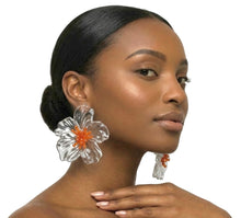Load image into Gallery viewer, Summer’s Fav - Flower Earrings
