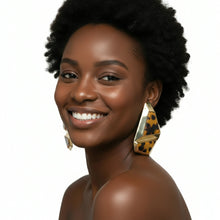 Load image into Gallery viewer, Into The Trends - Statement Earring
