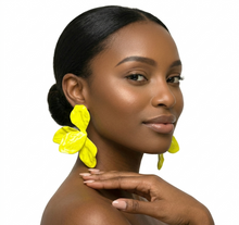 Load image into Gallery viewer, Marble Leaf - Statement Earrings
