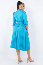 Load image into Gallery viewer, Oh So Chic - Pleated Dress
