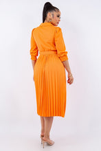 Load image into Gallery viewer, Oh So Chic - Pleated Dress
