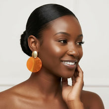 Load image into Gallery viewer, In Her Shell - Earrings
