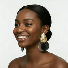Load image into Gallery viewer, Clearly A Statement - Earrings
