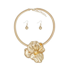 Load image into Gallery viewer, Blossom - Necklace Set
