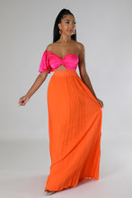 Load image into Gallery viewer, Two Tone Treasure - Pleated Maxi Dress
