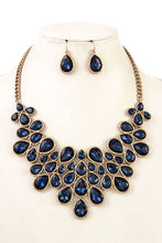 Load image into Gallery viewer, Flashy Necklace Set
