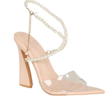 Load image into Gallery viewer, Clear Chunky Heels w/ Pearls
